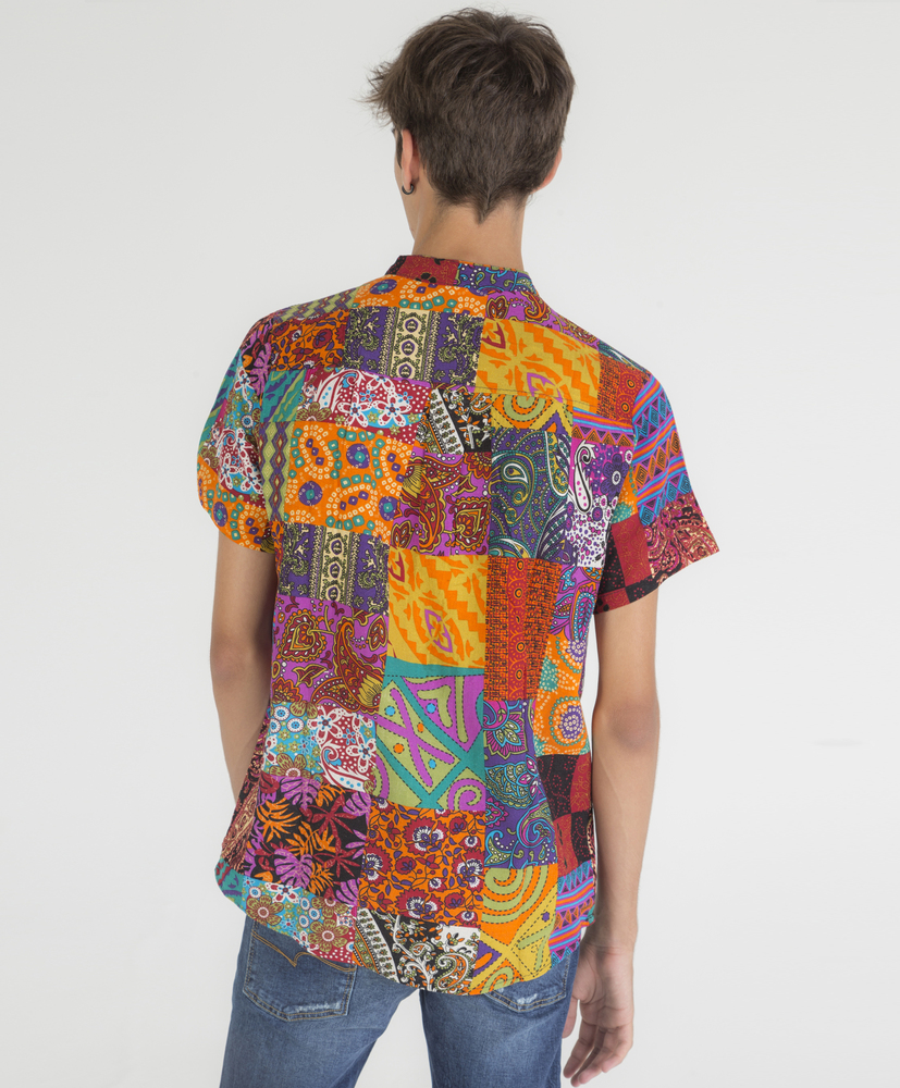 Camisa con cuello Mao y estampado de patchwork