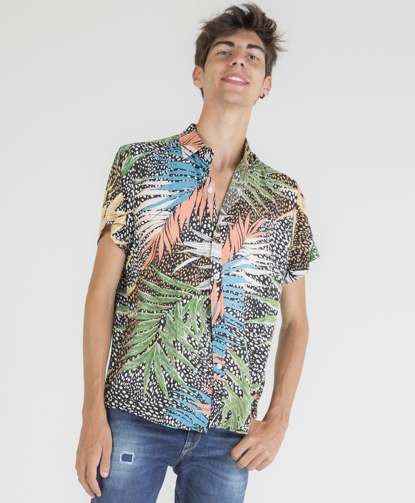 Camisa de manga corta y estampado tropical