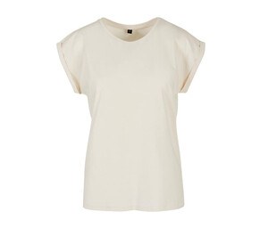 Build Your Brand BY021 - Camiseta mujer con hombros extendidos whitesand